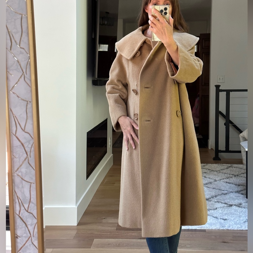 Vintage camel wool coat mid length with broad collar